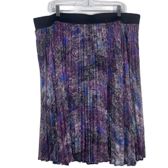 Lane Bryant Dresses & Skirts - Lane Bryant Pleated Lined Skirt Womens Flowy Pattern Size 22/24